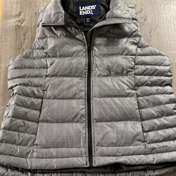 Women’s Lands’ End Black and White Plaid Petite Puffer Vest - Picture 2 of 12